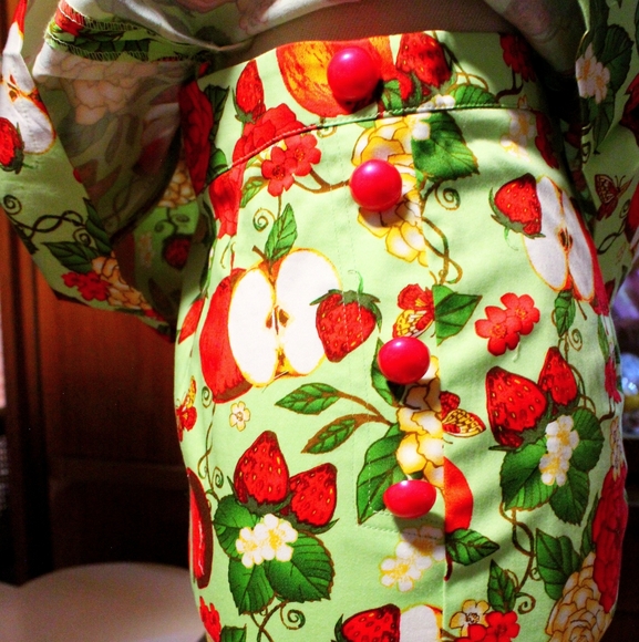 Voodoo Vixen apple strawberry Peplum top and pencil skirt set pinup XL L - Picture 3 of 5